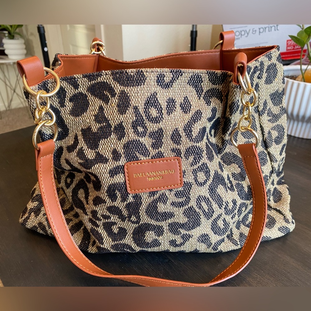Leopard Print Tote Bag With Zipper Nwot - image 2